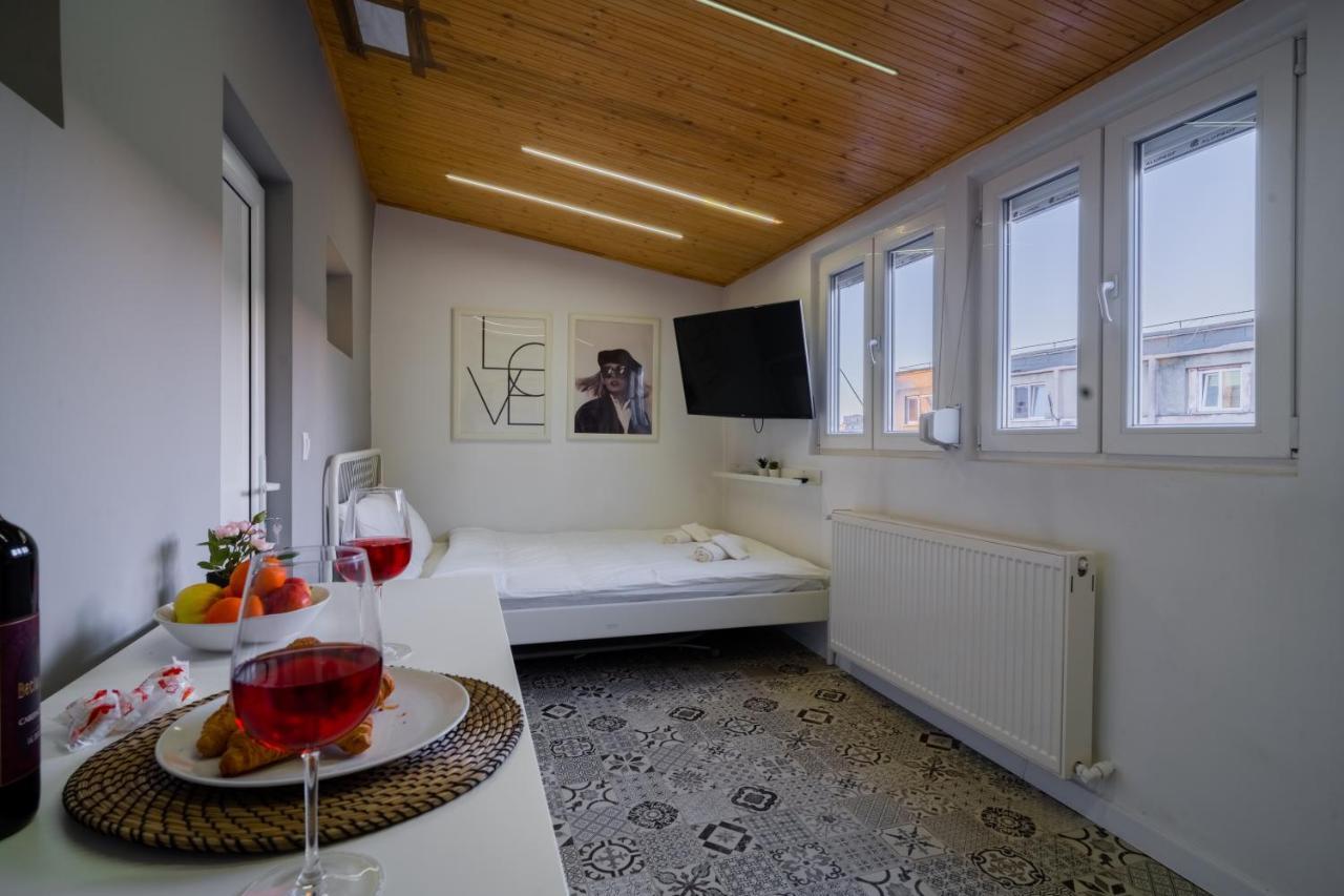 One Bedroom Flat In Bucharest'S Historic District Exterior photo